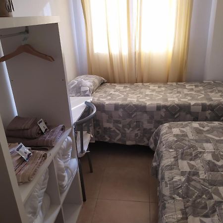 Habitacion En Un Apartamento Дельтебре Экстерьер фото